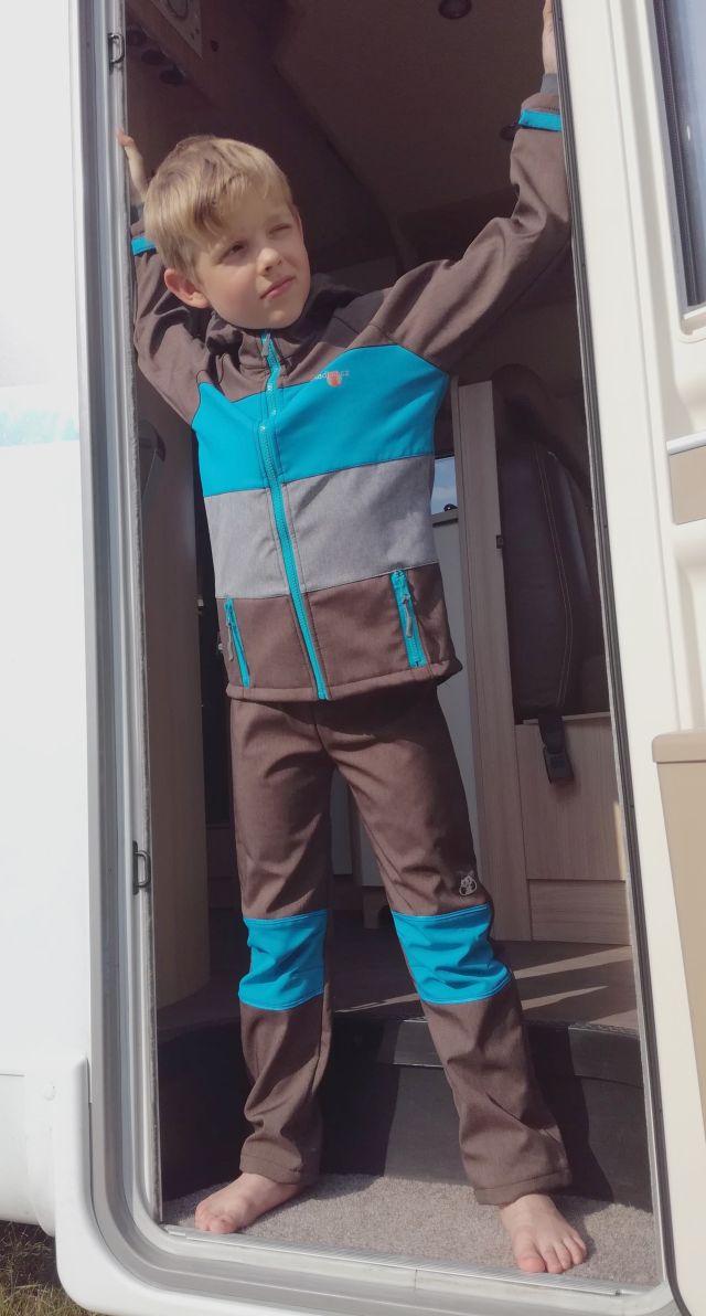 Kukadloo Dětské Softshellové kalhoty - hnědý melír-středně modrá kolena VEL. 134