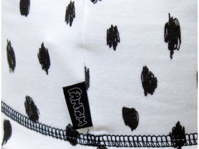 Fantom úpletová čepice s počesem bílá s černým potiskem